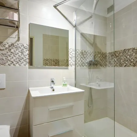 Vakantiehuis Quiet Between Train Stations And The Opera. Rijsel