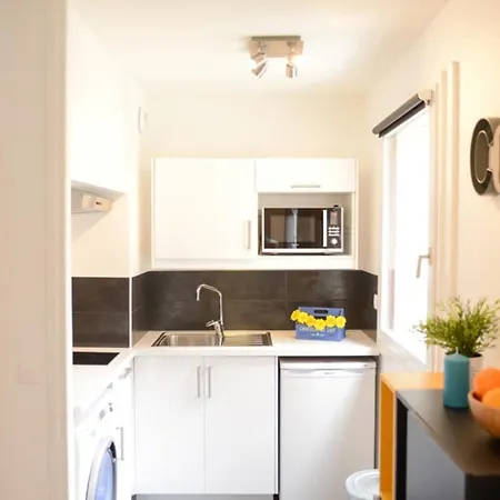 Quiet Between Train Stations And The Opera. *