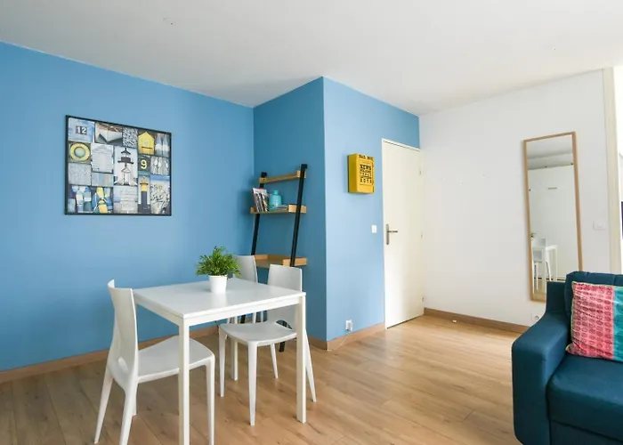 Quiet Between Train Stations And The Opera. Vakantiehuis