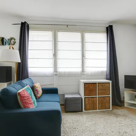 Quiet Between Train Stations And The Opera. بيت للعطل *