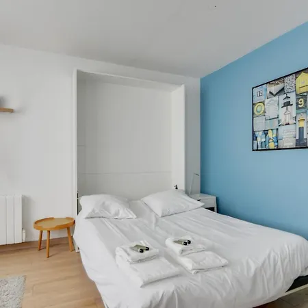 Quiet Between Train Stations And The Opera.