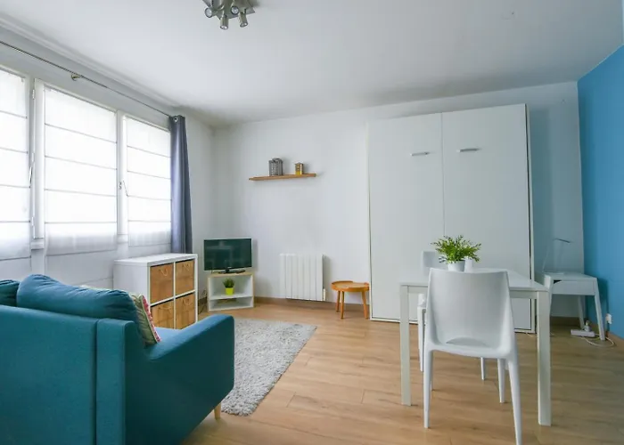 Quiet Between Train Stations And The Opera. بيت للعطل *