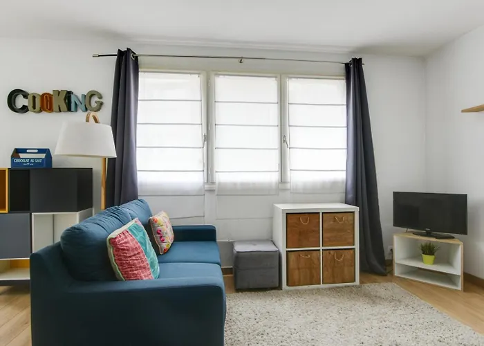 Quiet Between Train Stations And The Opera. بيت للعطل *